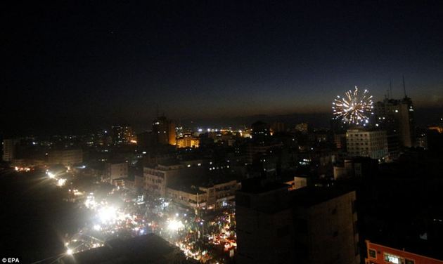 加沙地区民众庆祝停火协议达成