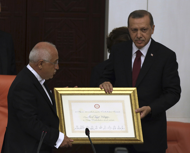 土耳其前总理埃尔多安就任总统