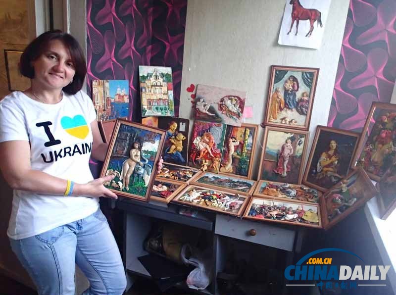 乌克兰妇女用橡皮泥仿制世界名画惟妙惟肖