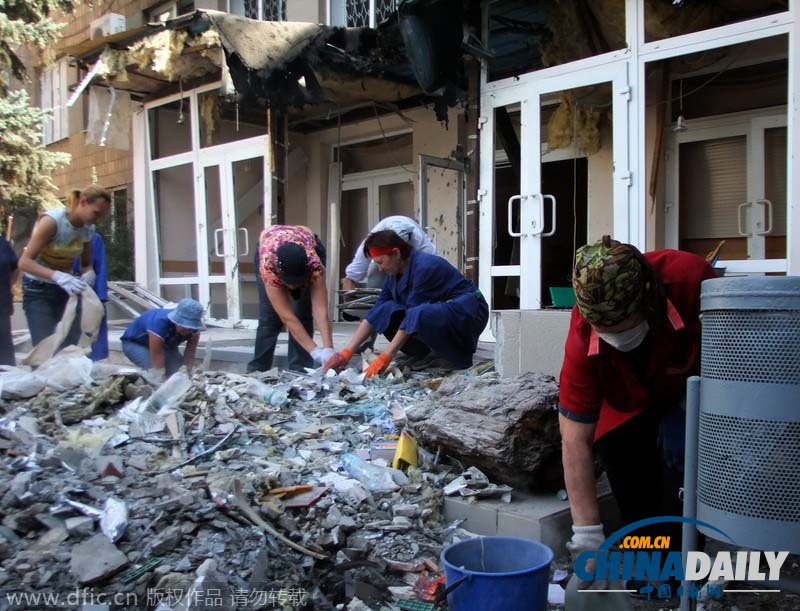 乌克兰军队轰炸顿涅茨克历史博物馆