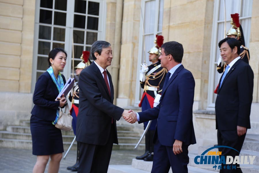 法国总理瓦尔斯会见中国国务院副总理马凯