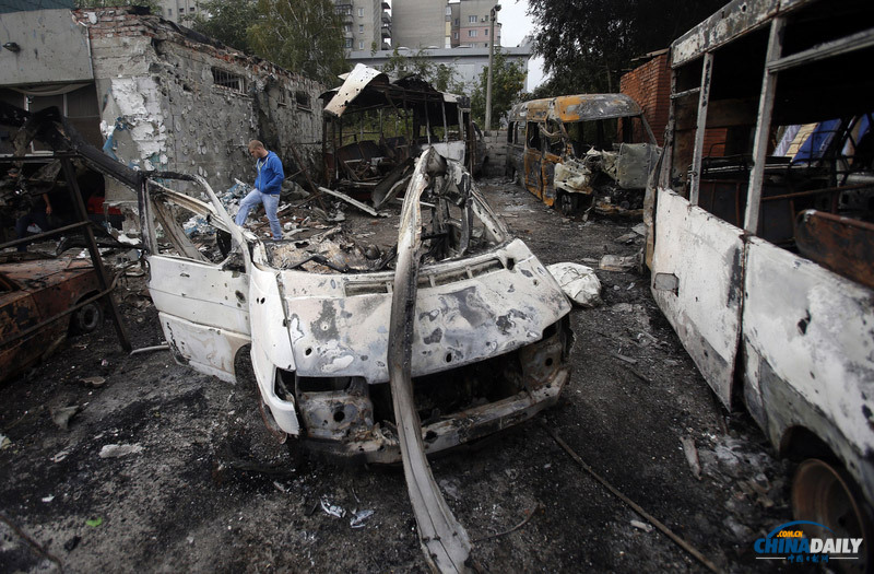 乌克兰顿涅茨克遭到猛烈炮击 致三人死亡五人受伤