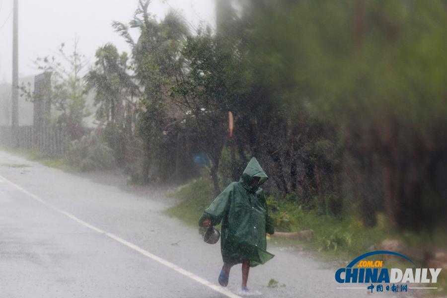 台风“凤凰”袭击菲律宾造成超50万人受灾