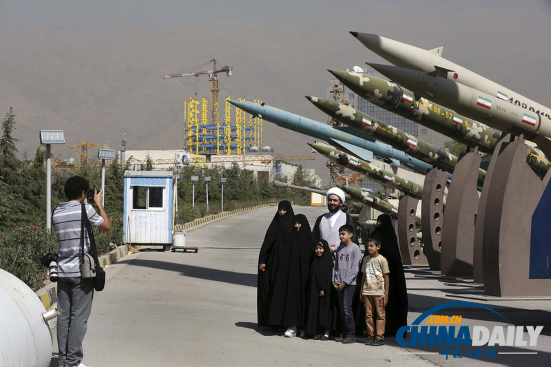 伊朗庆祝两伊战争胜利34周年 展出大批先进导弹