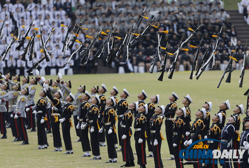 韩国庆祝建军66周年 各军种上演技能展示