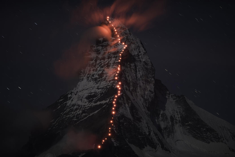 瑞士极限运动员：悬崖峭壁上的舞者