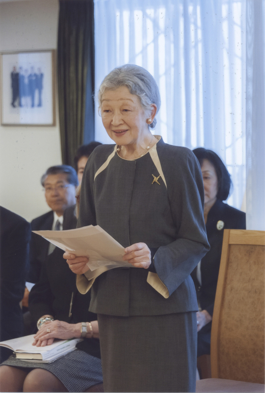 日本宫内厅公布皇后“私房照”
