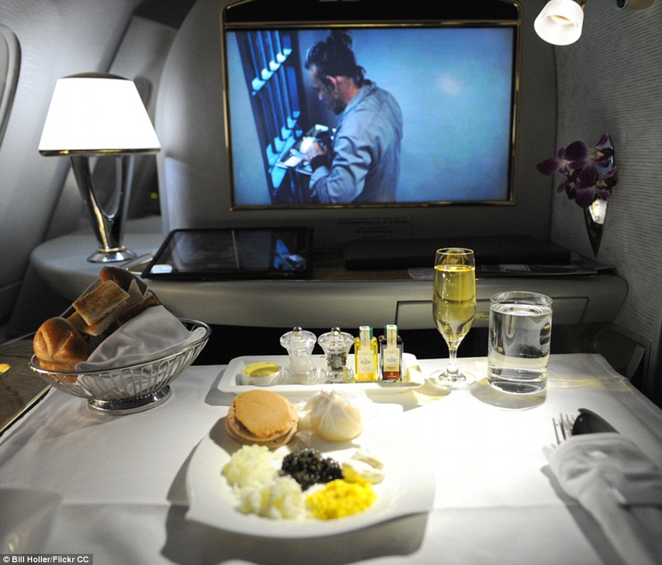 空中美食之旅：盘点最好吃的飞机餐