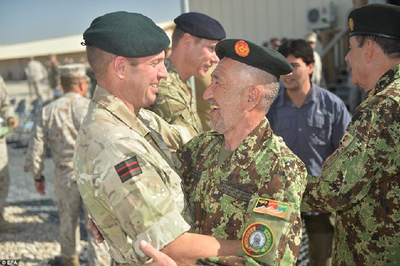 美英军队撤离阿富汗 13年战事正式结束