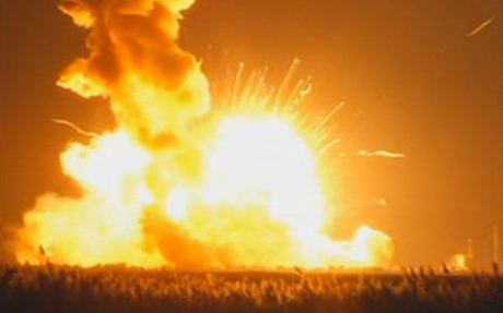美国航空航天局火箭发射时爆炸