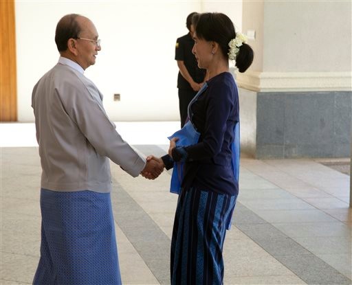 缅甸总统吴登盛破天荒会见昂山素季 商讨政治改革