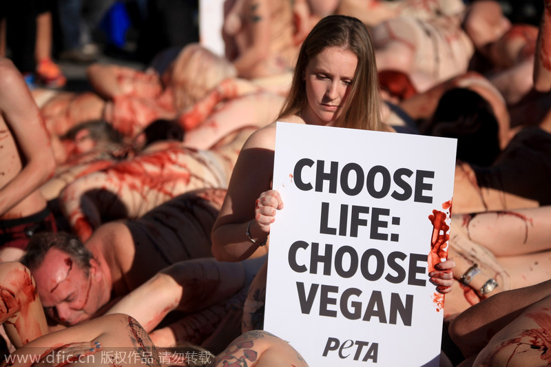 世界素食日 PETA示威者赤裸抗议食用动物