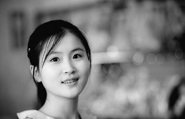 不整容 朝鲜平壤街头天然“鹅蛋脸”少女