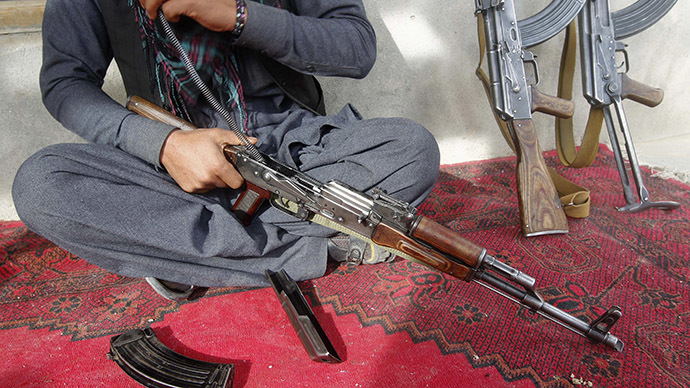 阿富汗警察工资被拖欠 被迫向塔利班出售武器