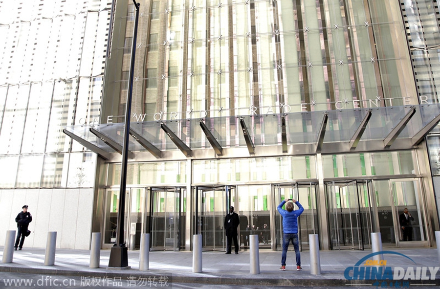纽约世贸中心13年后重新开放 迎来首批商户