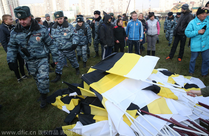 俄7万民众游行 警察逮捕示威者