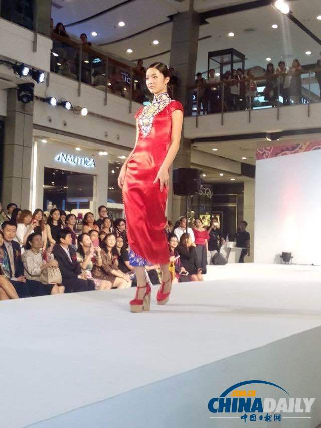 中国丝绸时装亮相泰国最大商业中心 传播中华文化