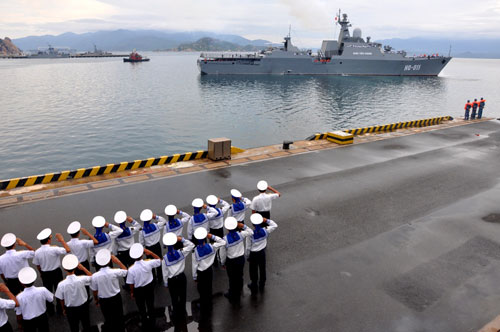 越南两艘战舰起航访问印尼、文莱、菲律宾三国
