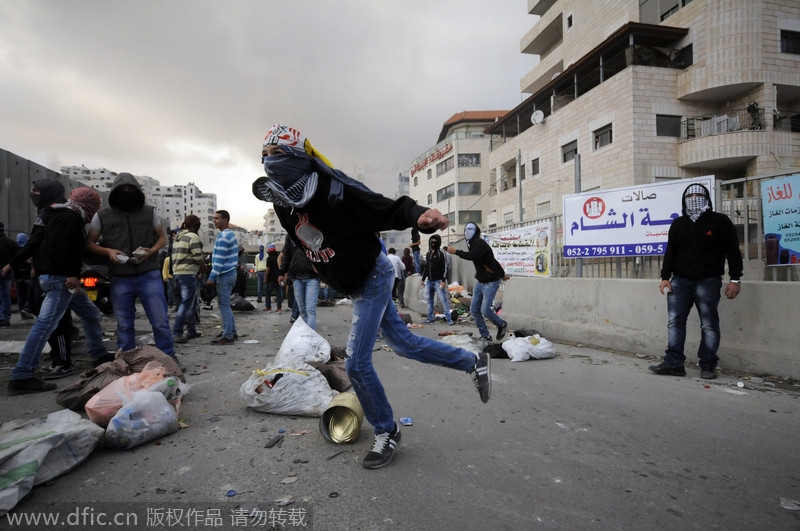 耶路撒冷汽车撞人袭击致1死13伤 巴勒斯坦人抗议警方击毙嫌犯