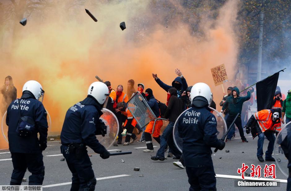 比利时11万人示威游行引发骚乱