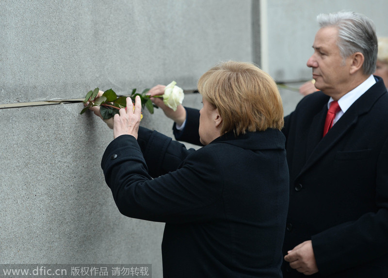 德国总理默克尔参加柏林墙倒塌25周年纪念仪式