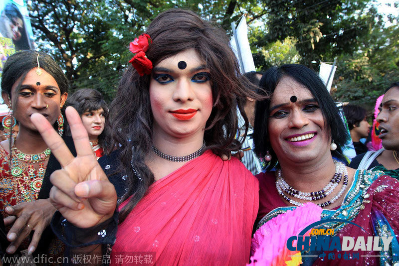 孟加拉国变性人街头游行 纪念政府承认第三性别一周年