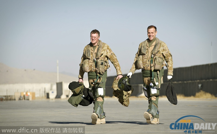 英国“龙卷风”战机撤出阿富汗回国