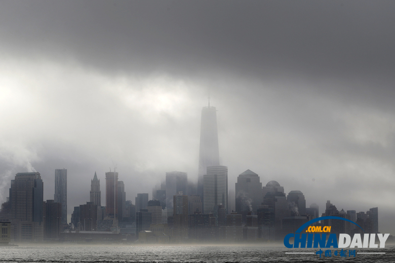 纽约遭大雾笼罩如坠“仙境” 