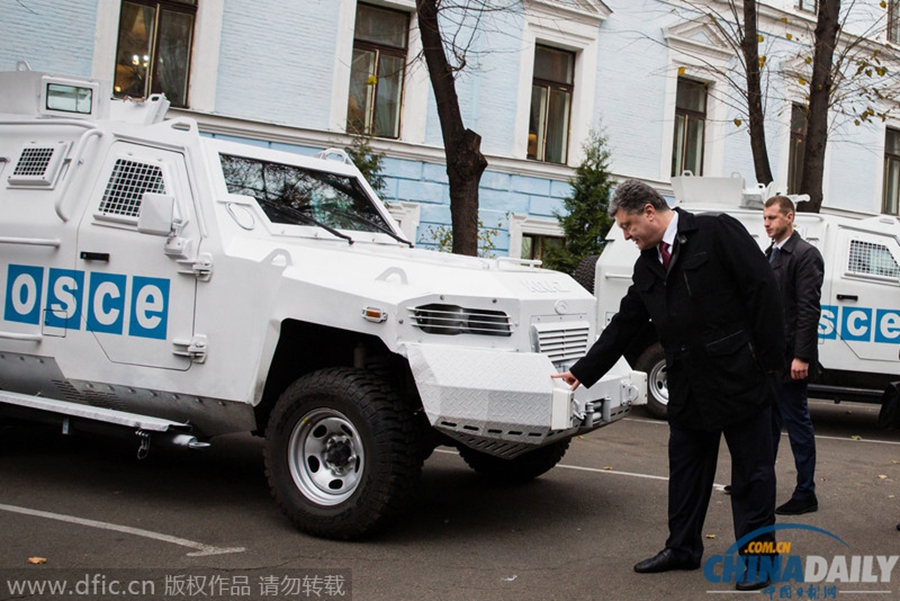 乌克兰总统首都街头演讲 向欧安组织交付装甲车