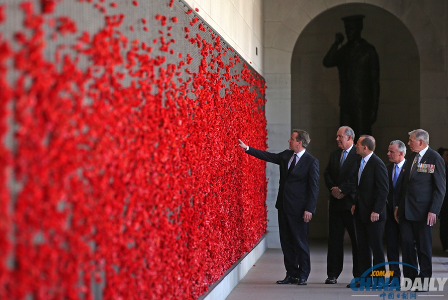 英国首相卡梅伦参观澳大利亚战争纪念碑
