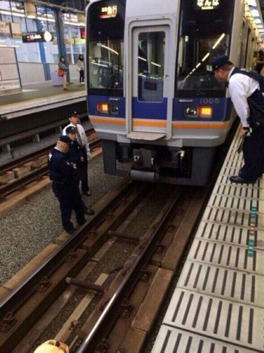 日大阪车站惊现灵异事件 女子跳下轨道后离奇消失