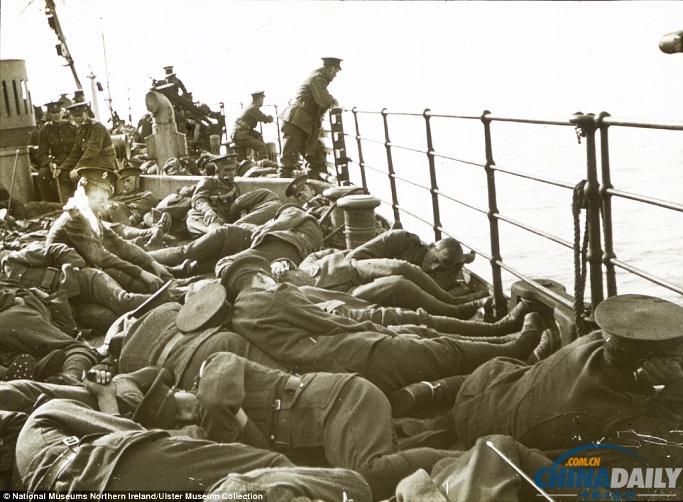 英军士兵秘密照片呈现一战索姆河战役德军投降时刻