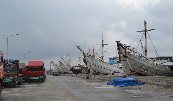 印尼总统下令击沉非法捕捞船 杀鸡儆猴