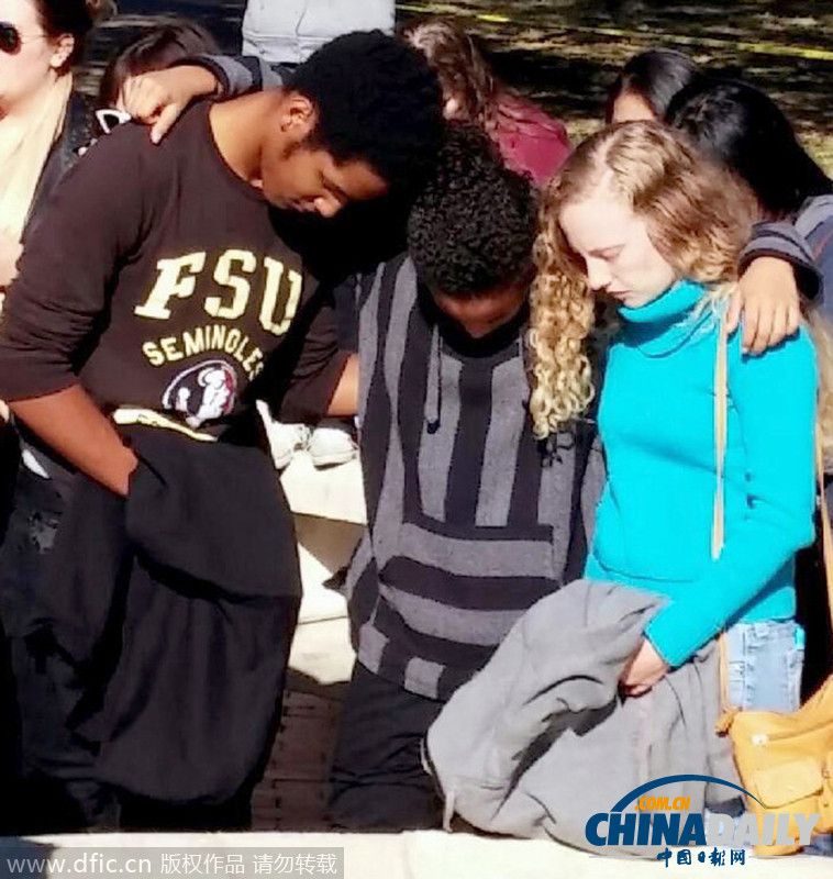 美佛州州立大学枪击案导致3伤 学生们为伤者祈祷