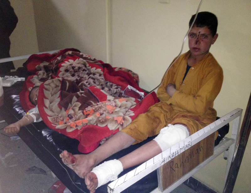 阿富汗自杀式袭击后医院尸横遍野