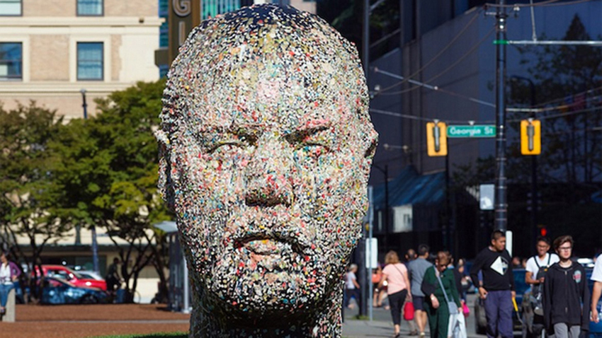 加拿大艺术家立2米人像 专供市民粘口香糖