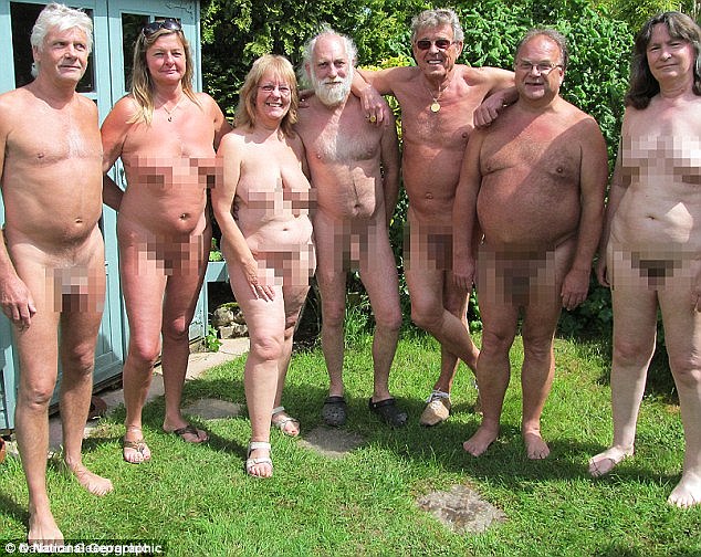 英国神秘裸体村85年来首次曝光