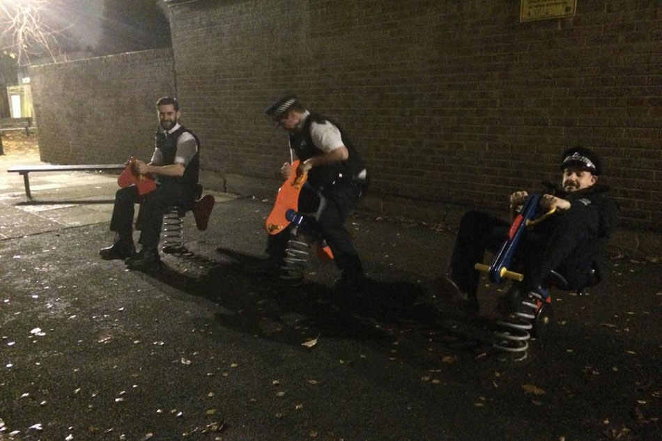 伦敦警察巡逻时间玩木马集体被开除