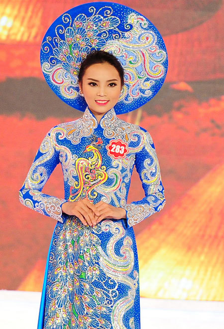 2014年越南小姐：从小女生蜕变成“花后”（图）
