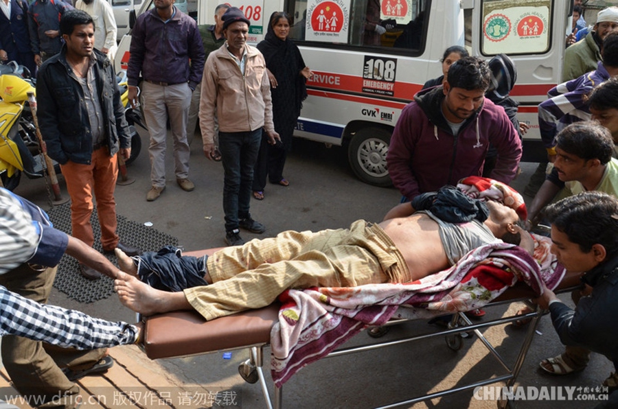 印度博帕尔发生暴力事件 致25人伤约30座房屋被焚