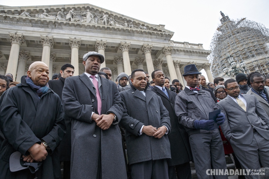 美国会议员集会 抗议警察杀害黑人被免于起诉