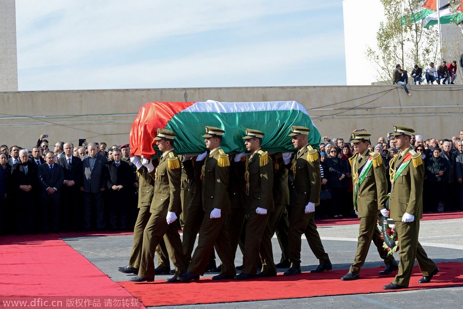巴勒斯坦为遇难内阁部长举行国葬