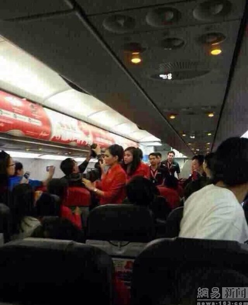 网曝2名中国游客侮辱空姐致航班返航曼谷
