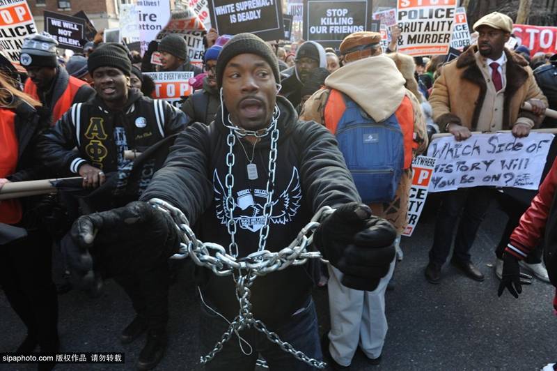 纽约爆发大规模抗议游行 反对警察暴力要求司法公正