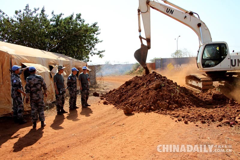 南苏丹内战一周年纪念：中国维和医疗队加强安全警卫巡查