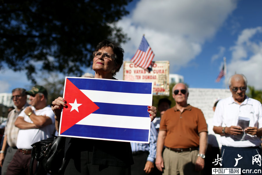 美国民众抗议与古巴恢复外交关系[3]- 中国日报