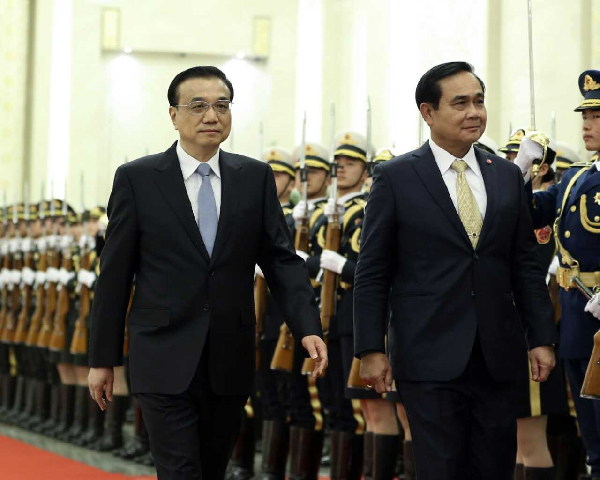 李克强同泰国总理巴育举行会谈
