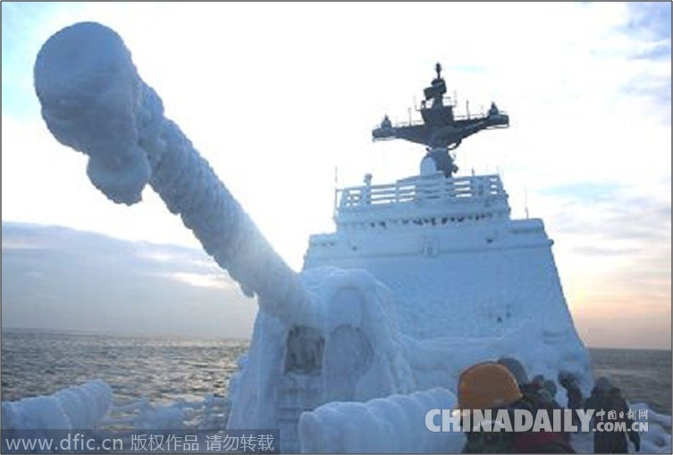 韩国军舰冬季访俄被冻成冰雕
