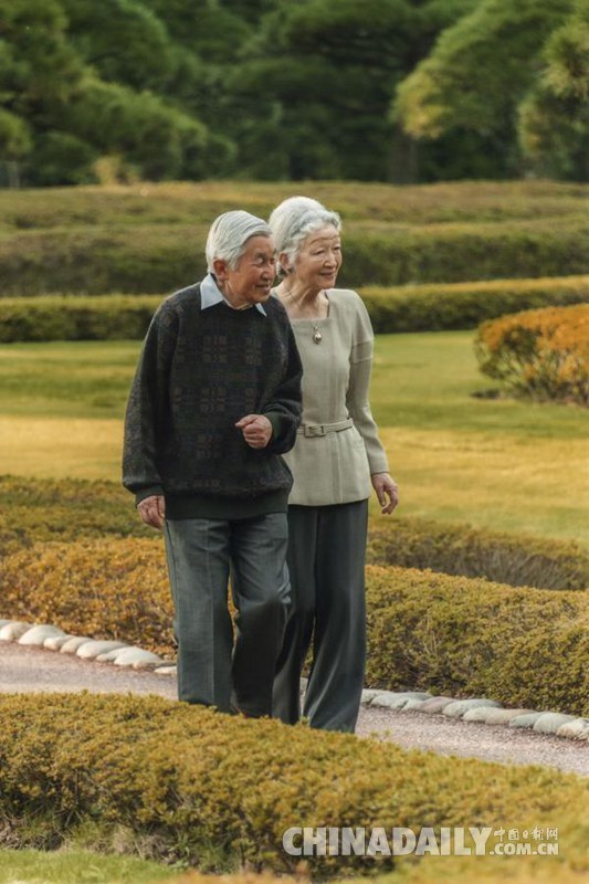 日本天皇迎81岁生日 皇宫公布天皇夫妇最新照