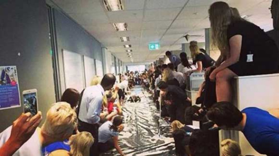 澳公司举办最棒办公室派对：走廊变60米滑道